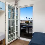 Tom's Hus Hotel 3*