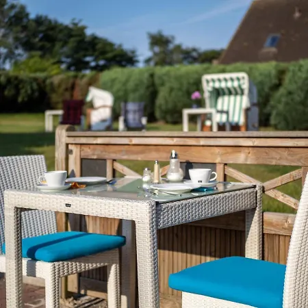 Tom's Hus Hotell Heiligenhafen