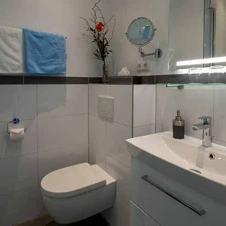 Tom's Hus 3* הייליגנהאפן