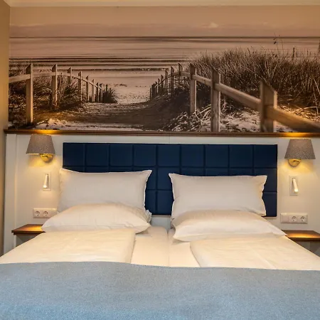 Отель Tom's Hus