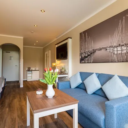 Tom's Hus Hotel 3*
