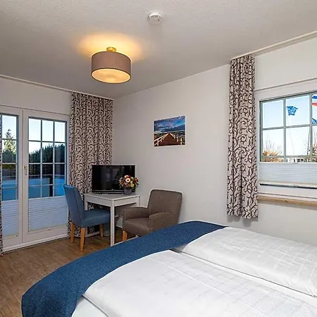 Tom's Hus 3*